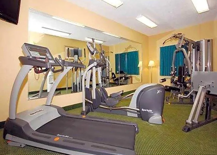 Quality & Near I-55 Hotel 3*
